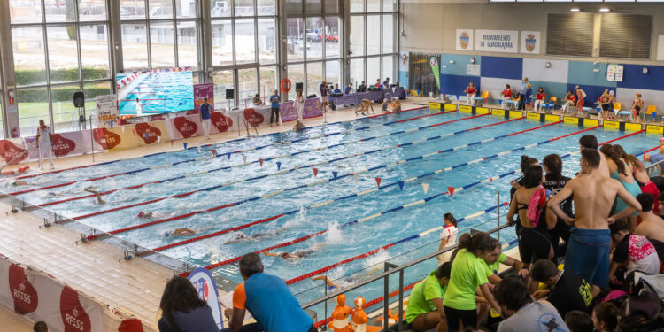 Mejoras en la climatización de la Piscina Sonia Reyes con nueva deshumectadora en Guadalajara