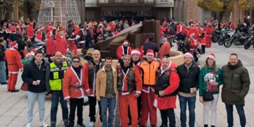 Papanoeles motorizados y caldo caliente en la Navidad 2025 de Cabanillas del Campo: V Papanoelada Motera