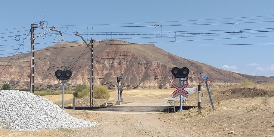 Adif adjudica la supresión de dos pasos a nivel en Humanes (Guadalajara) por 7,4 millones de euros para mejorar la seguridad y movilidad