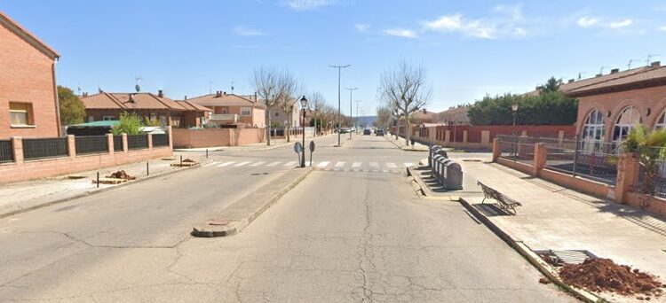 Trágico accidente de tráfico en Villanueva de la Torre: Muere un hombre tras colisionar con una farola