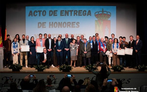 Yunquera de Henares Entrega los Honores y Distinciones 2025: Reconocimiento a Alcaldes, Deportistas y Héroes Locales