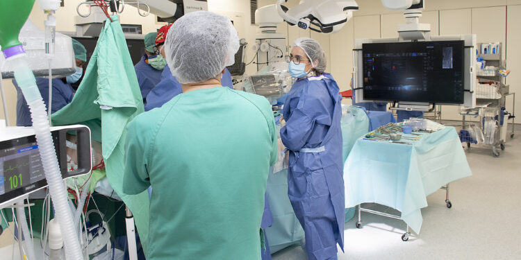 Innovación sanitaria en Castilla-La Mancha: el quirófano híbrido de Guadalajara revoluciona la cirugía vascular