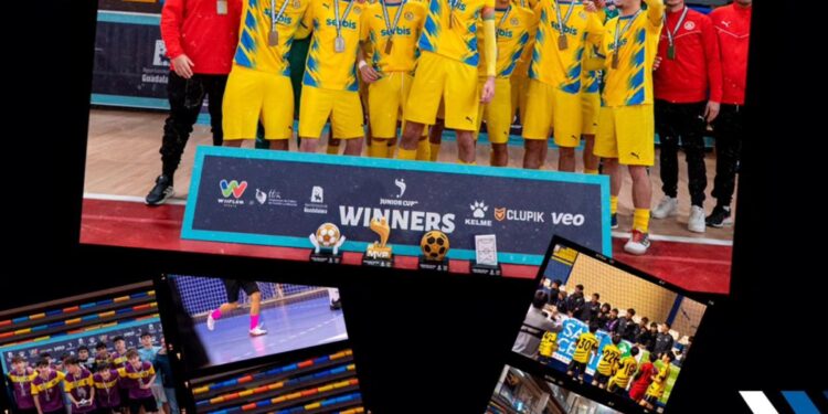 Guadalajara se consolida como capital mundial del deporte base con la Junior Futsal Cup 2026 Guadalajara ha vuelto a situarse en el foco internacional gracias al éxito de la Junior Futsal Cup 2026, un torneo que en su cuarta edición ha confirmado el enorme potencial de la ciudad como referente del deporte base a nivel mundial. Más allá de la competición, el evento ha supuesto un importante impulso deportivo, social y económico para la capital alcarreña. Durante varios días, las pistas de Guadalajara se llenaron de talento, emoción y diversidad con la participación de cerca de 550 jugadores procedentes de siete países: España, Portugal, México, Escocia, Inglaterra, Lituania y Japón. Una cifra que refleja el crecimiento constante de la Junior Futsal Cup, convertida ya en una cita imprescindible dentro del calendario internacional del fútbol sala formativo. El impacto del torneo también se dejó sentir en el ámbito digital. La Junior Futsal Cup 2026 logró superar el millón de interacciones en redes sociales, además de registrar más de 42.000 visualizaciones en directo de los partidos, llevando la imagen de Guadalajara a miles de hogares en todo el mundo y reforzando su proyección como ciudad vinculada al deporte. Desde el punto de vista económico y turístico, el campeonato ha sido un auténtico motor para la ciudad. Hoteles, restaurantes, comercios y servicios de transporte se beneficiaron de la llegada de delegaciones, familias y aficionados en una época clave para el sector. Muchos de los visitantes aprovecharon su estancia para conocer el patrimonio, la gastronomía y el entorno natural de Guadalajara, contribuyendo a dinamizar la economía local. La organización del torneo ha destacado la implicación de clubes, familias y aficionados, cuyo esfuerzo colectivo ha sido clave para el desarrollo de una edición que refuerza el posicionamiento de Guadalajara como sede de referencia internacional del deporte base. Con eventos como la Junior Futsal Cup 2026, la ciudad continúa dando pasos firmes para consolidarse como un punto de encuentro del deporte formativo y del turismo deportivo, apostando por un modelo que combina competición, convivencia y promoción del territorio.