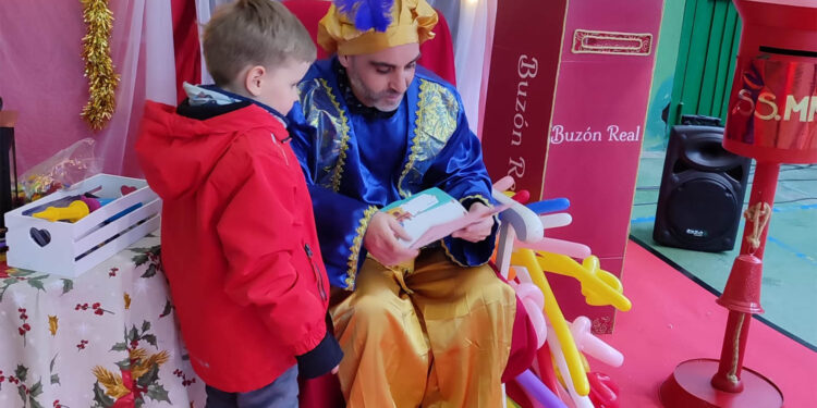 Abrió Cabanilandia 2026 con hinchables infantiles y el Cartero Real en el Frontón Municipal