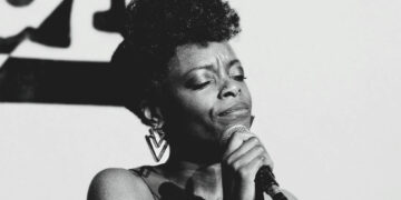 Astrid Jones abre la sexta edición de Las Noches Acústicas de Cabanillas