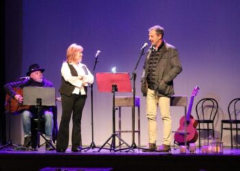 Ágora de la Poesía de Guadalajara reúne a 30 autores y músicos en el Teatro Moderno