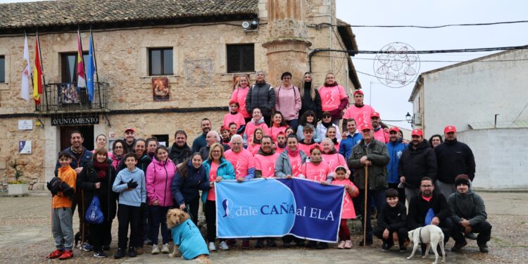 Fuentenovilla camina unida contra la ELA en su X Marcha Solidaria