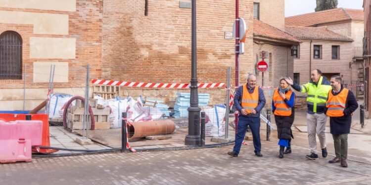 Renovación de la red de saneamiento de la calle Salazaras para acabar con las inundaciones en Guadalajara