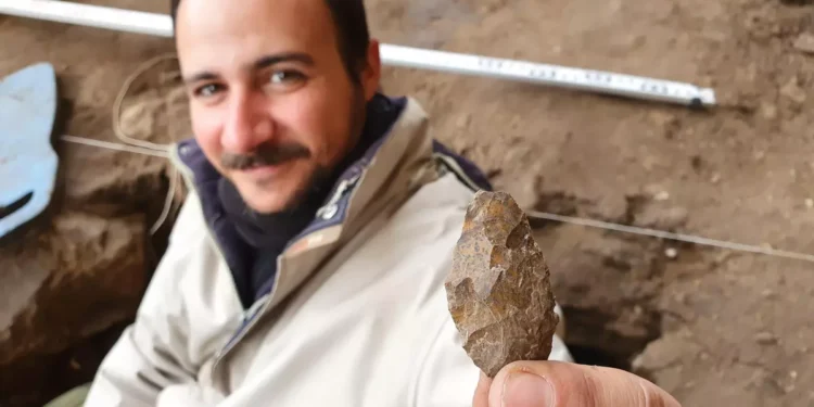 Utensilios de piedra con alma simbólica