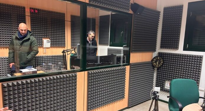 Quer lanza un Taller de Radio y Podcast para aprender locución y edición de audio