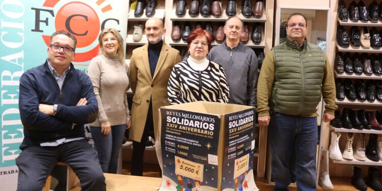 Reyes Millonarios Solidarios reparten 5.000 euros en compras para impulsar el comercio local en Guadalajara
