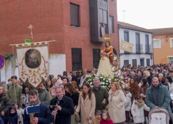 Alovera celebra con éxito las fiestas de la Virgen de la Paz pese al mal tiempo