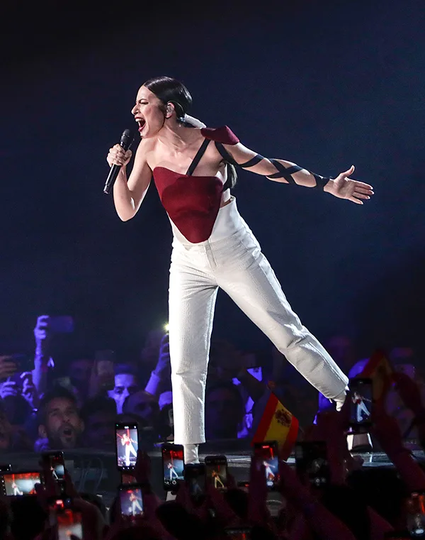 El look de la victoria de Blanca Paloma creado por la marchamalera Paola De Diego