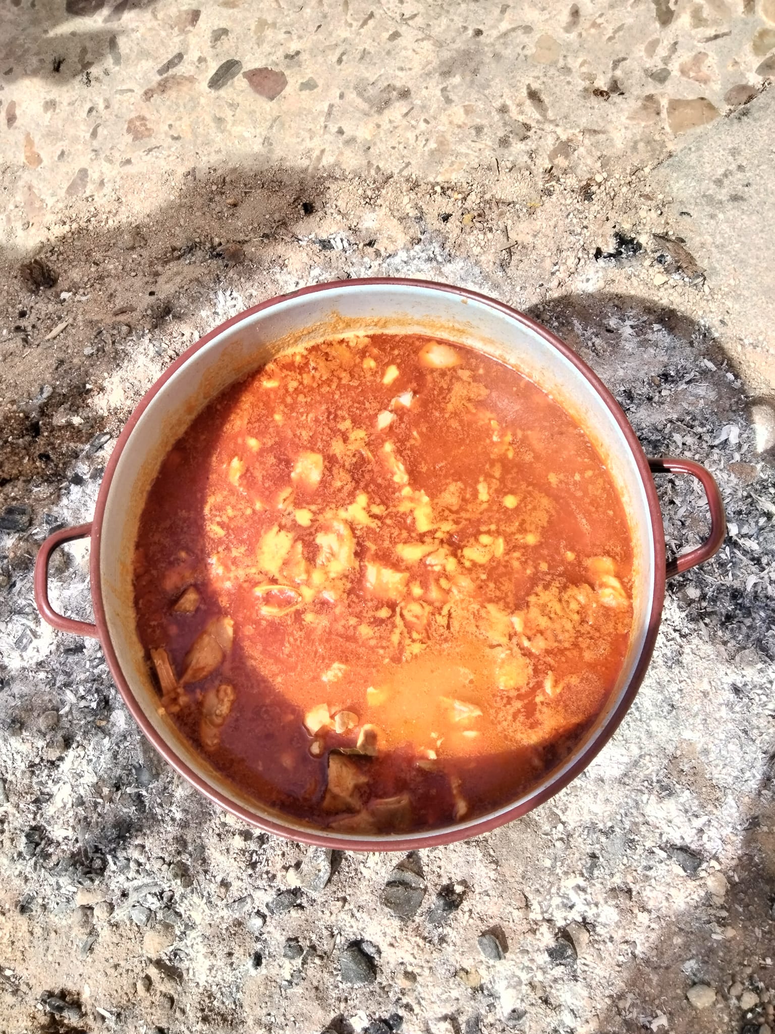 Gran éxito del I Día de la Legumbre de Cogolludo: 26 guisos cocinados en un concurso lleno de originalidad