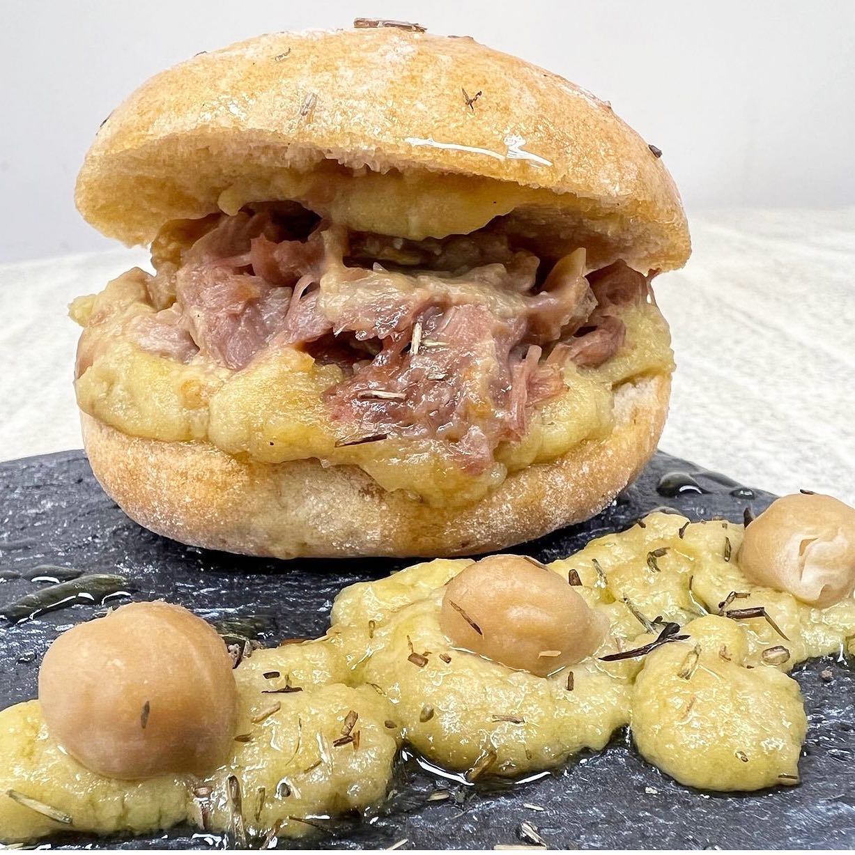 Gustos de Antes Churrería Irene gana con su tapa Chusquero Seguntino. Conoce a los ganadores del XIV Concurso de Tapas y Pinchos Medievales en Sigüenza.