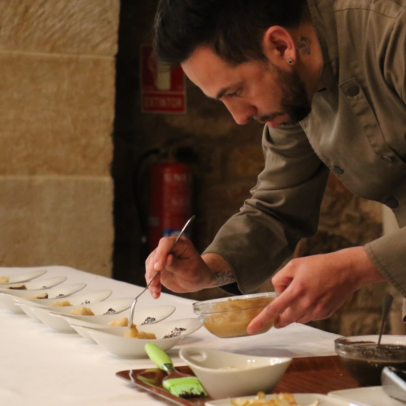 Gustos de Antes Churrería Irene gana con su tapa Chusquero Seguntino. Conoce a los ganadores del XIV Concurso de Tapas y Pinchos Medievales en Sigüenza.