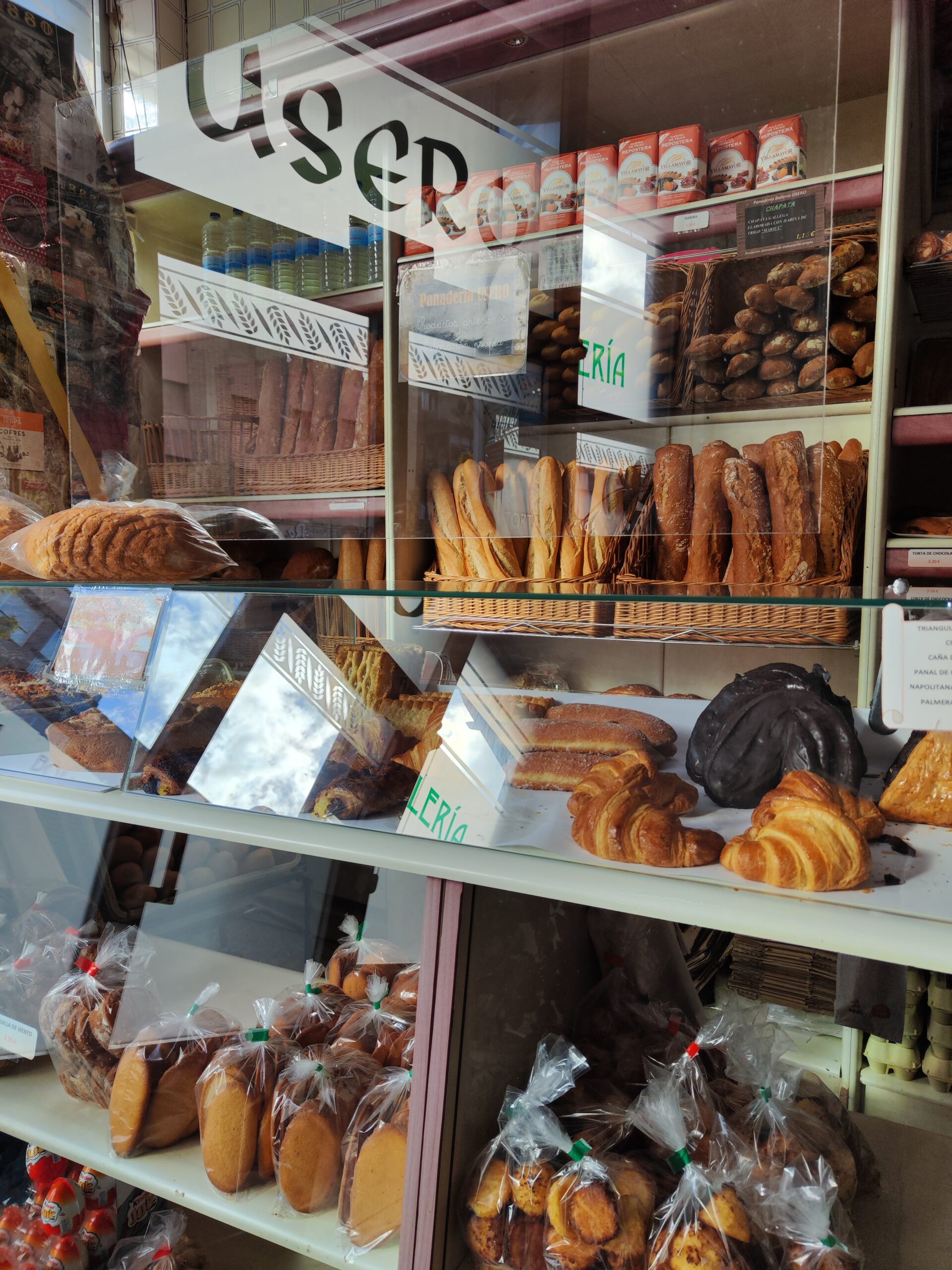 Escaparate de Panadería. Pan y Bollería tradicional. Foto: Francisco Larrad