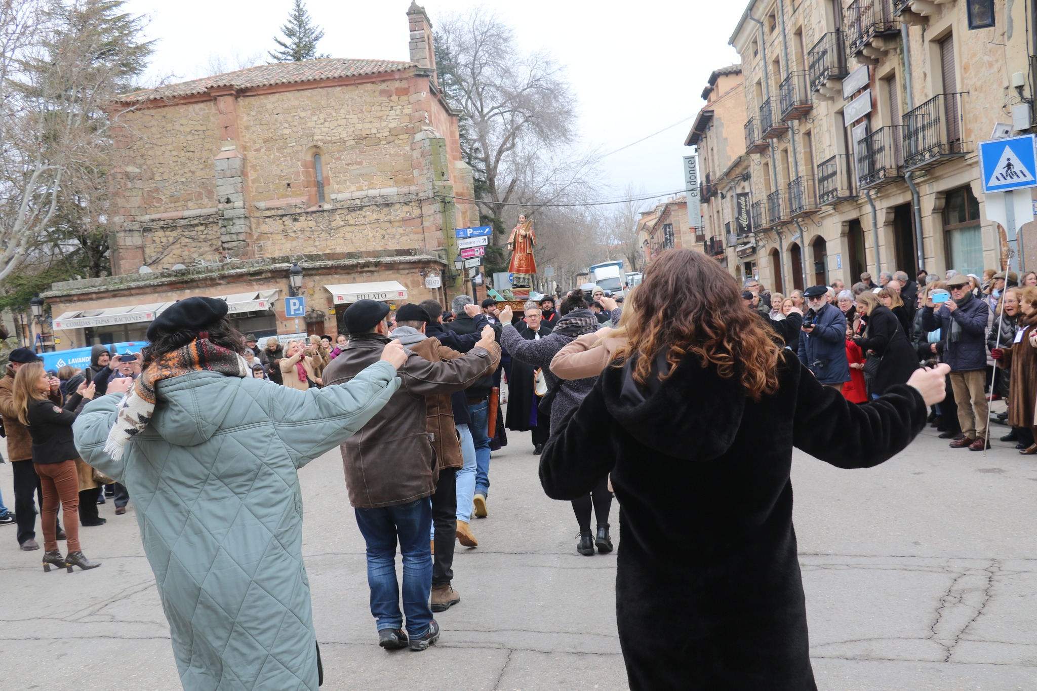 Sigüenza: Celebración del IX Centenario con Emotiva Procesión y Actos Religiosos