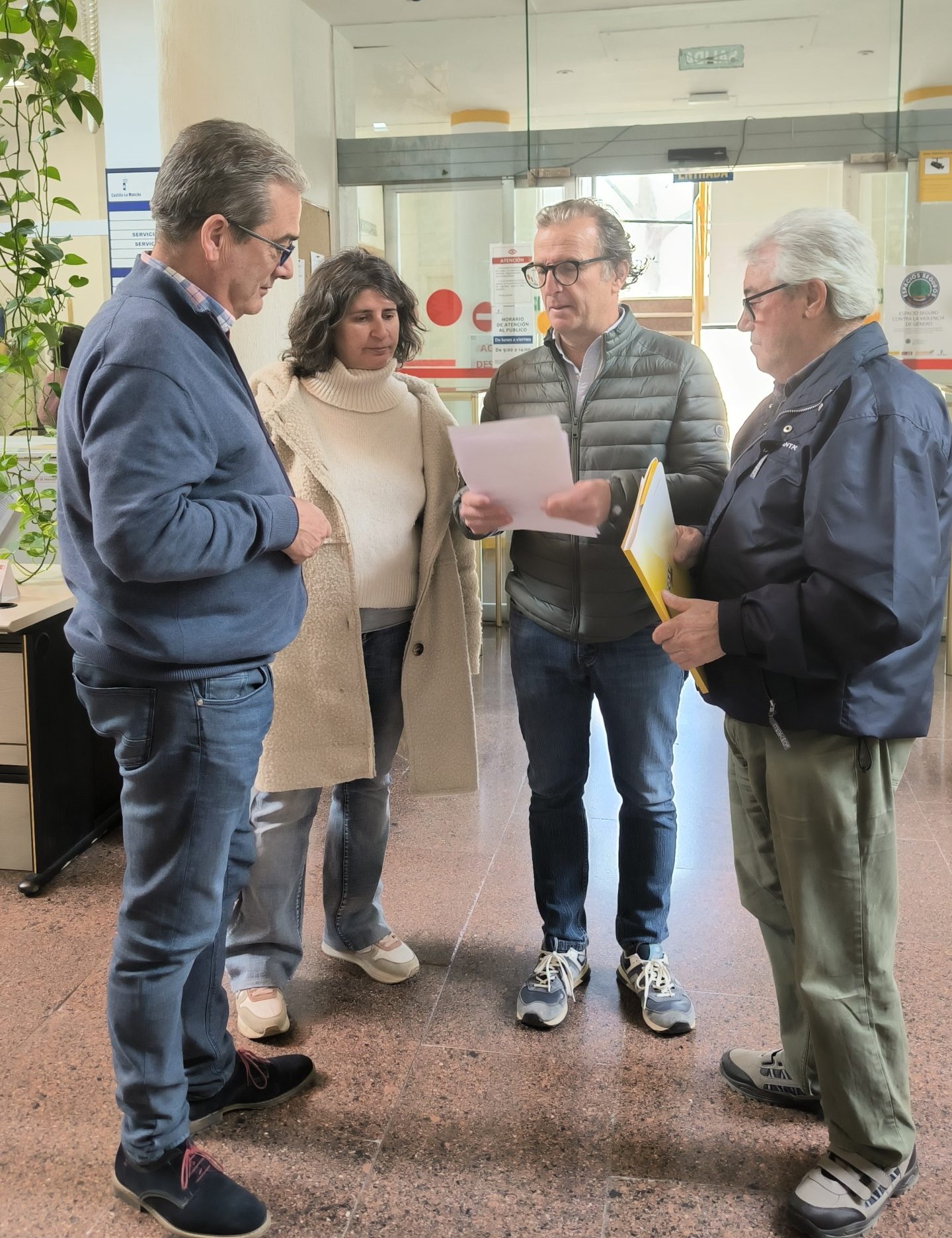 300 Agricultores y Ganaderos de Guadalajara Presentan Manifiesto con Reivindicaciones para la Administración Regional