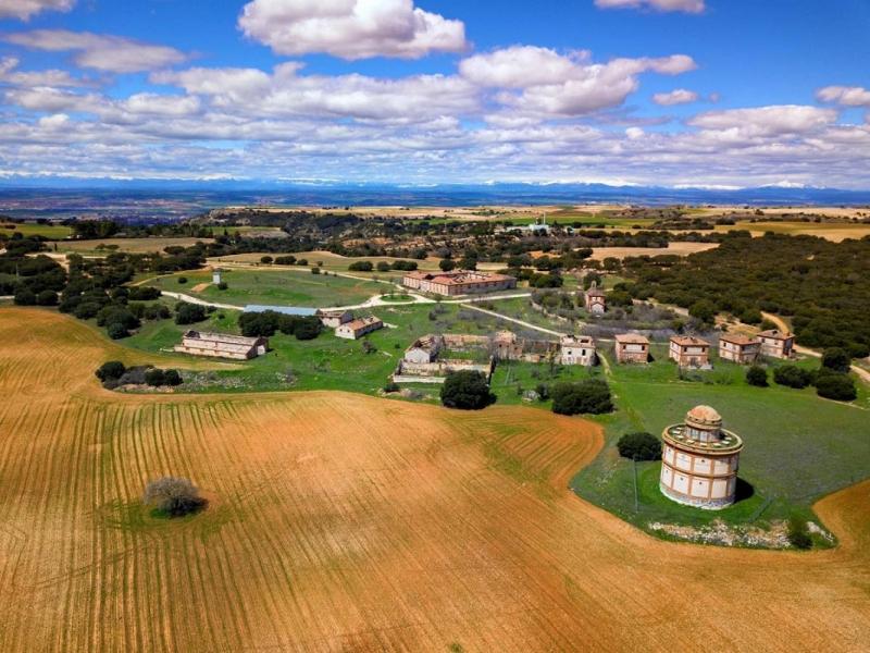 AIKE Propone el Poblado de Villaflores como Clave para el Futuro Cinematográfico de Guadalajara