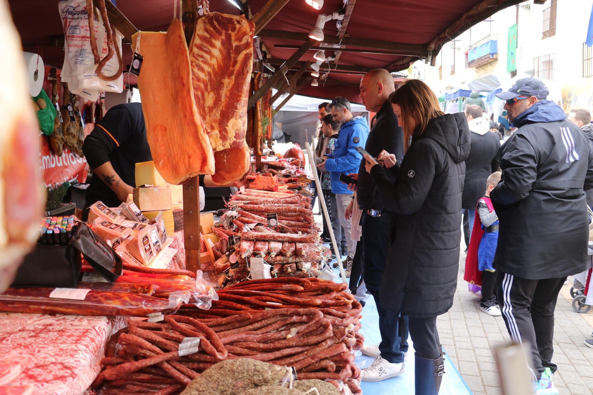  Pareja se viste de historia en su IX Feria Medieval