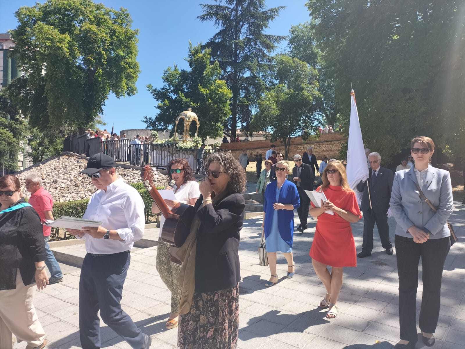 La Familia de Cáritas en Guadalajara Celebra el Corpus Christi: Un Día de Esperanza y Compromiso