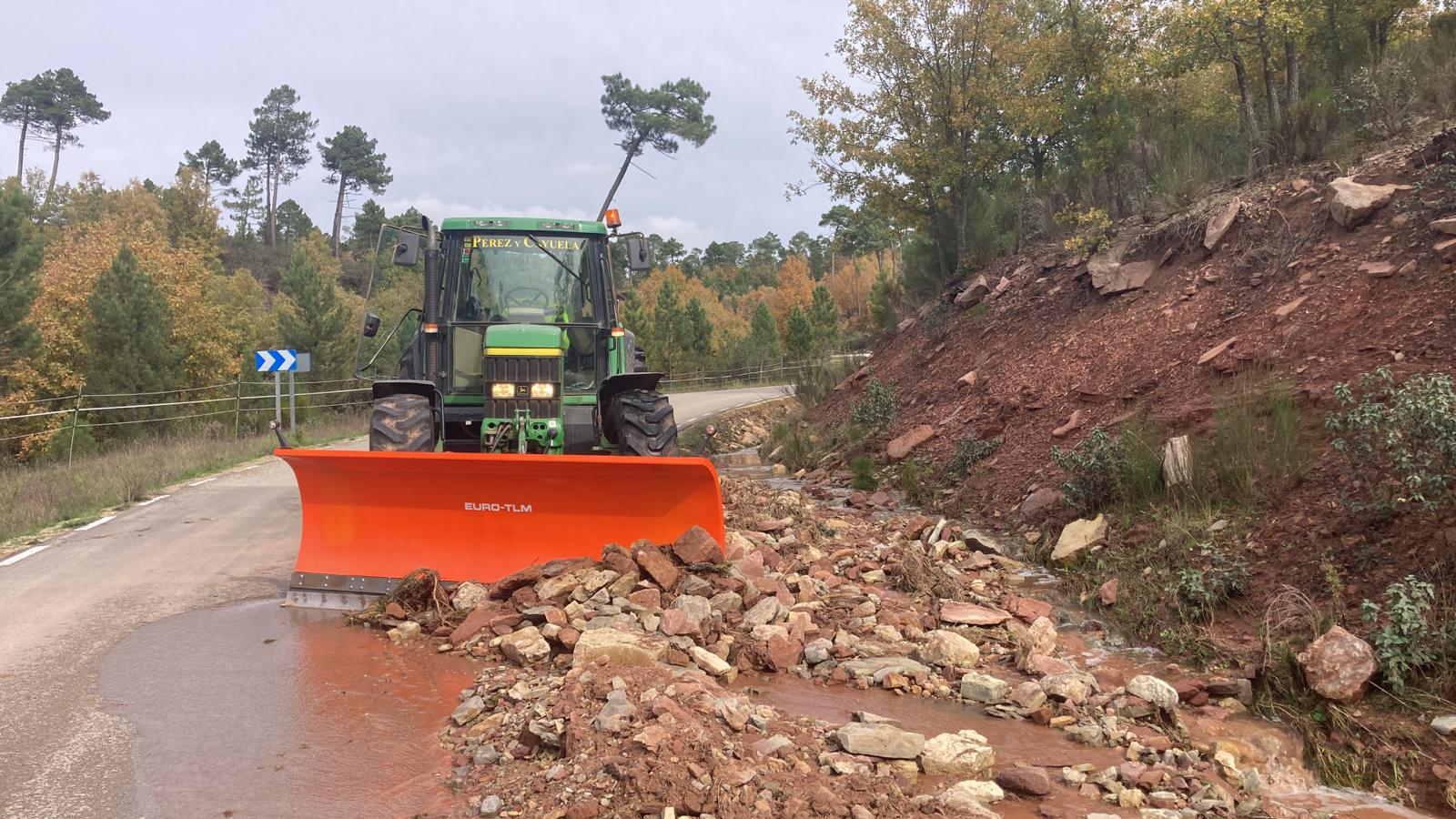 La Diputación de Guadalajara refuerza su apoyo a municipios afectados por la DANA con suministro de agua y limpieza de calles