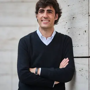 Alfonso Goizueta, finalista del Premio Planeta, presenta su obra en Alovera