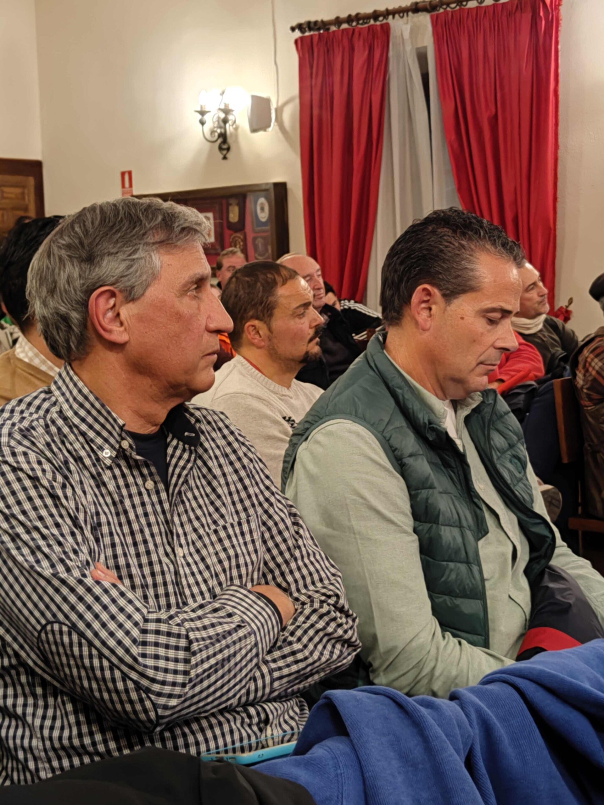 Reunión en Cogolludo para abordar la problemática de la sobreprotección del lobo en la Sierra Norte de Guadalajara