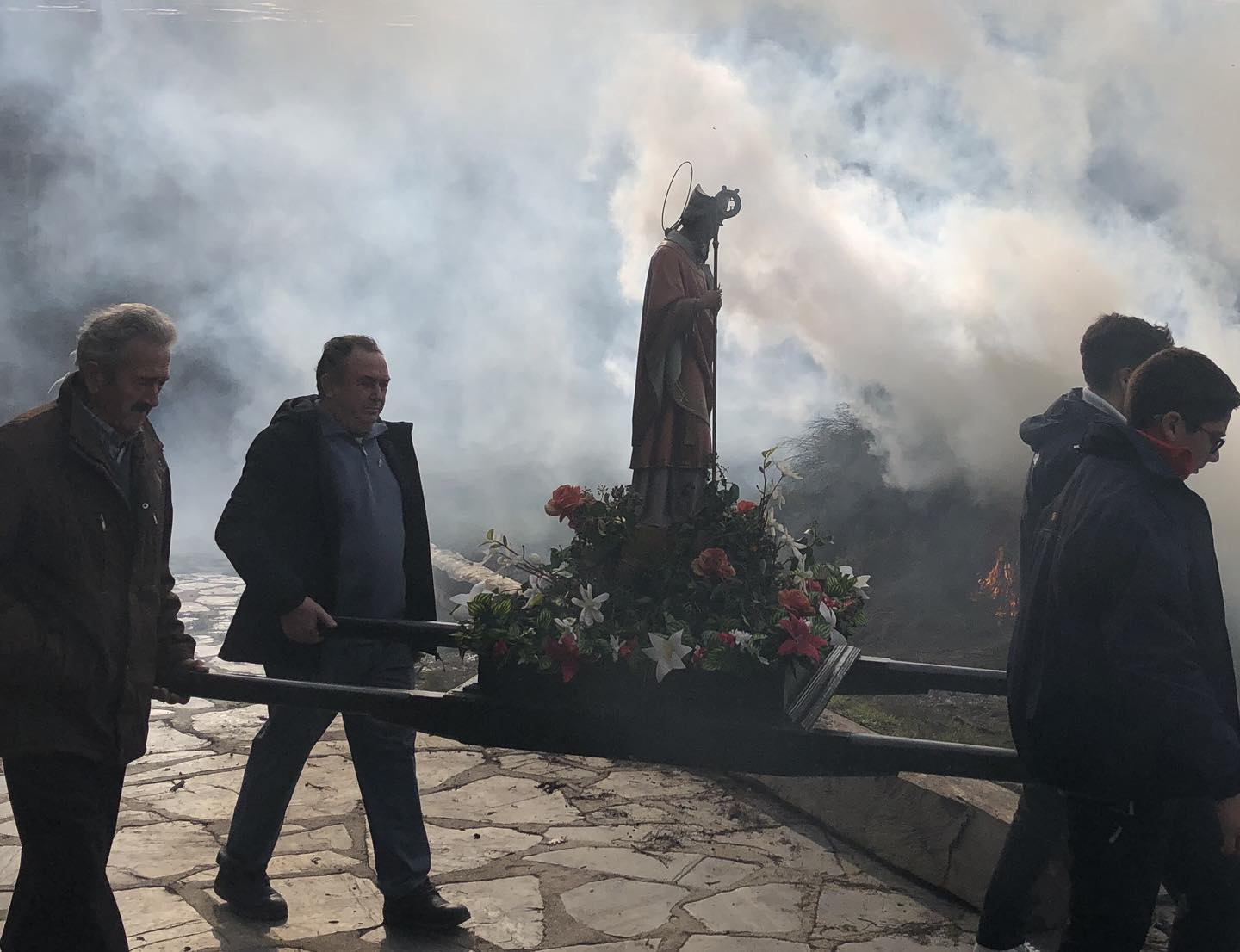 Hogueras de San Ildefonso en Valverde de los Arroyos: Tradición y Fervor en la Sierra Norte de Guadalajara