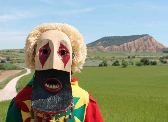 La Botarga de Taracena vuelve a llenar de tradición las calles en honor a San Ildefonso