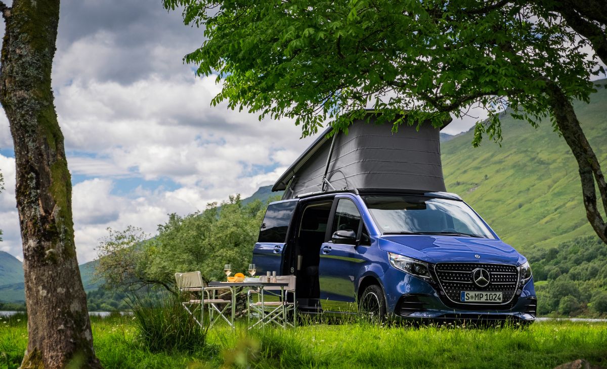 Protagonista en vacaciones y aventuras