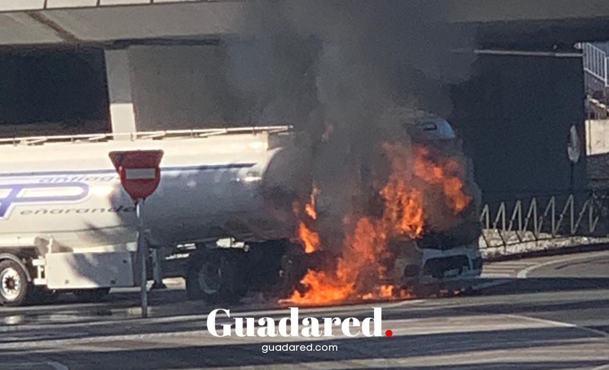camion ardiendo en llamas guadalajara