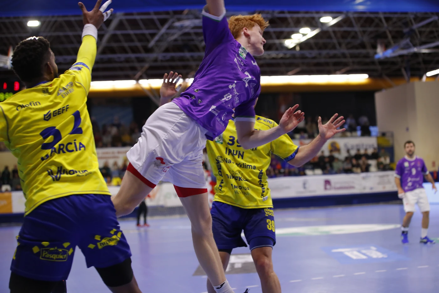 El IRUDEK Bidasoa Irún se impone en Guadalajara con oficio y calidad (29-35)