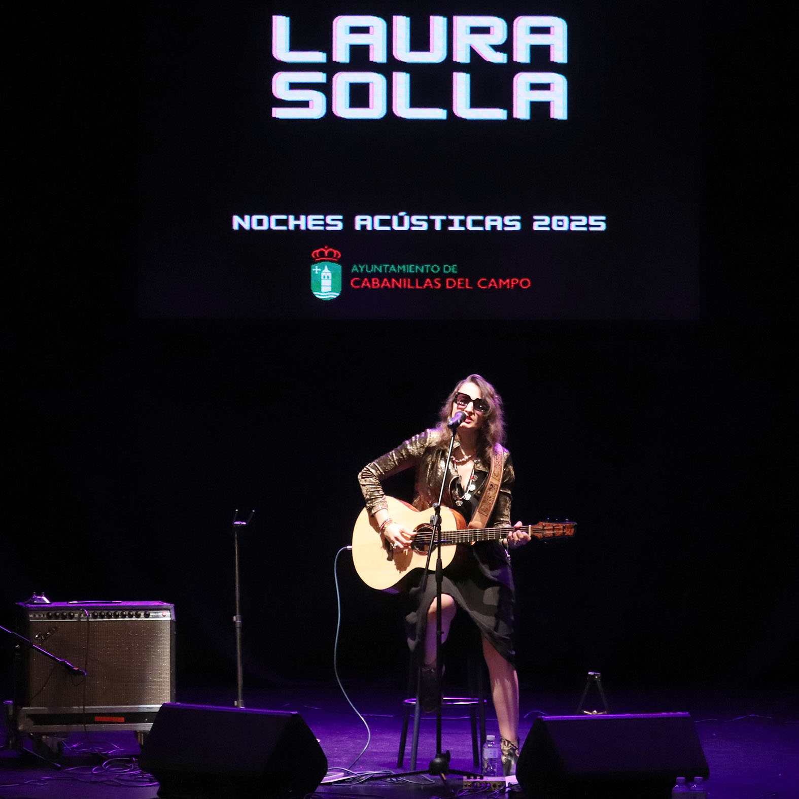 Laura Solla abrió la noche con su proyecto en solitario