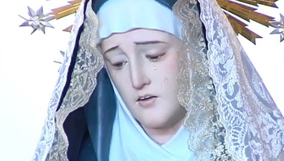  Usanos, Nuestra Señora del Traspaso y Soledad sale en procesión junto con el Cristo