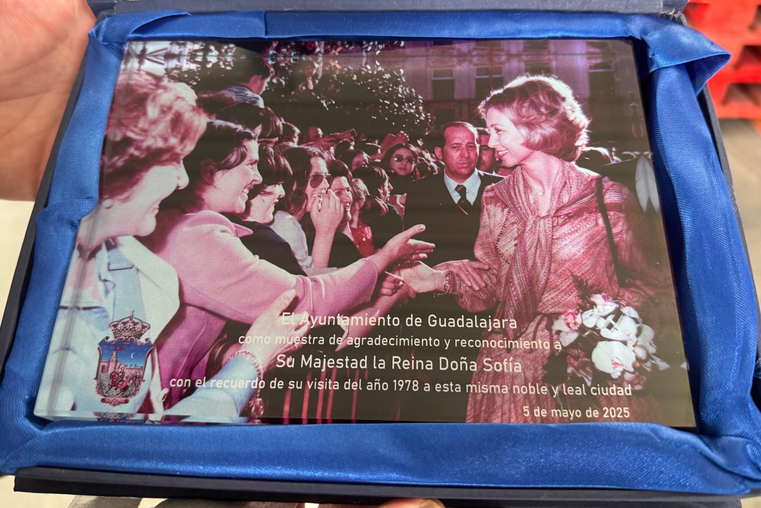 La Reina Doña Sofía refuerza su compromiso solidario en Guadalajara con una emotiva visita al Banco de Alimentos