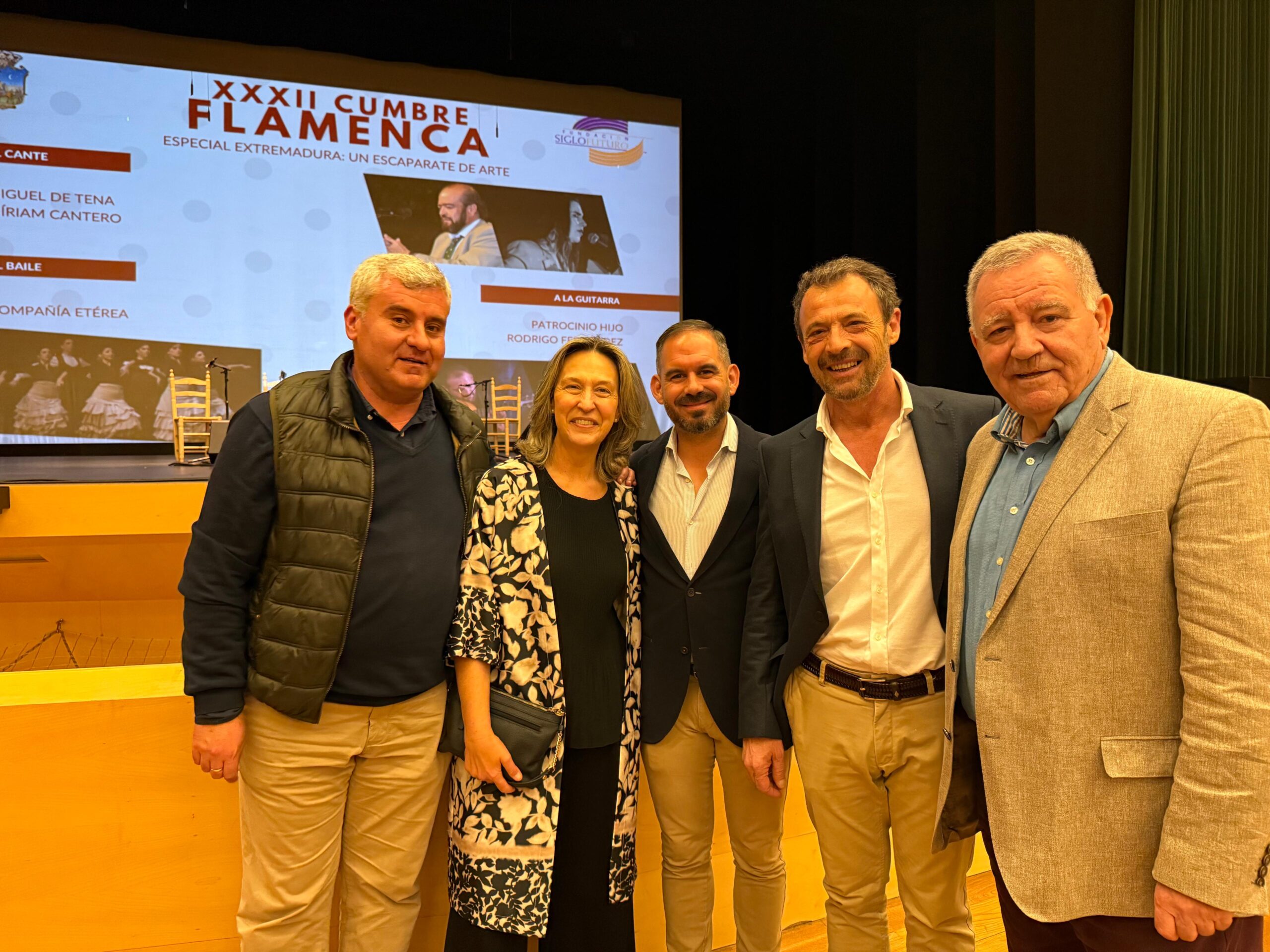 La XXXII Cumbre Flamenca llena el Buero Vallejo y consagra al flamenco extremeño como protagonista de una noche memorable