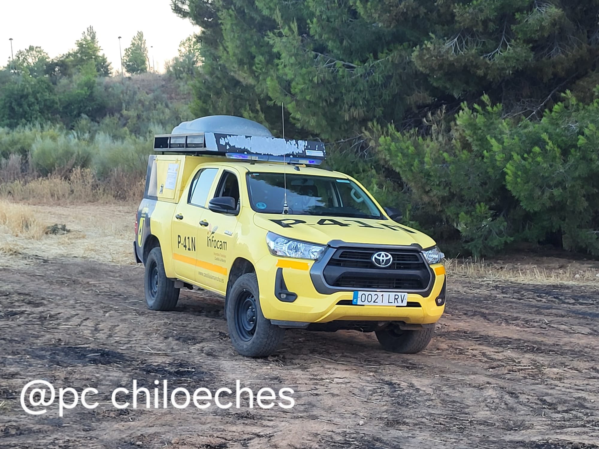 Controlado un incendio de vegetación en el polígono de Casasola en Chiloeches sin daños personales