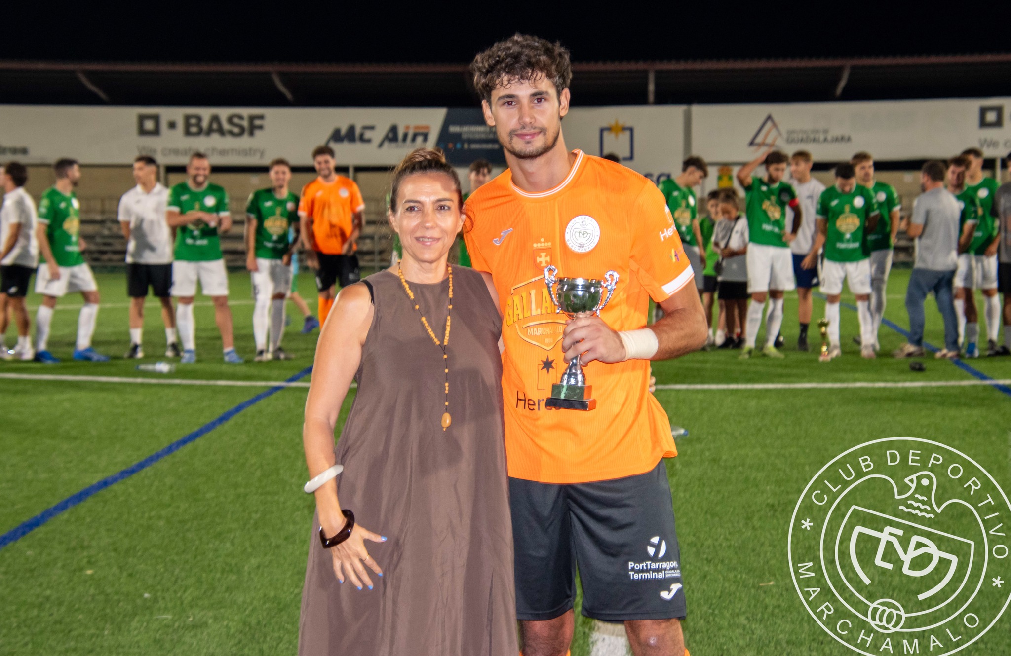 El CD Marchamalo levanta el 50º Trofeo Campiña tras imponerse al CD Guadalajara en los penaltis