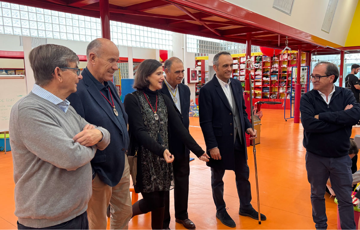 La Hermandad del Cristo de la Salud de Chiloeches entrega un donativo solidario a la Fundación NIPACE, recientemente nombrada Hermana de Honor